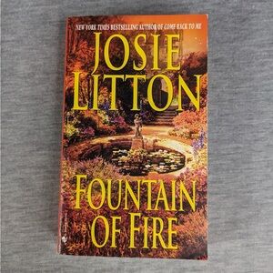 🍭 3/$10 Josie Litton: Fountain of Fire- Akora Book #6 (Paperback)
